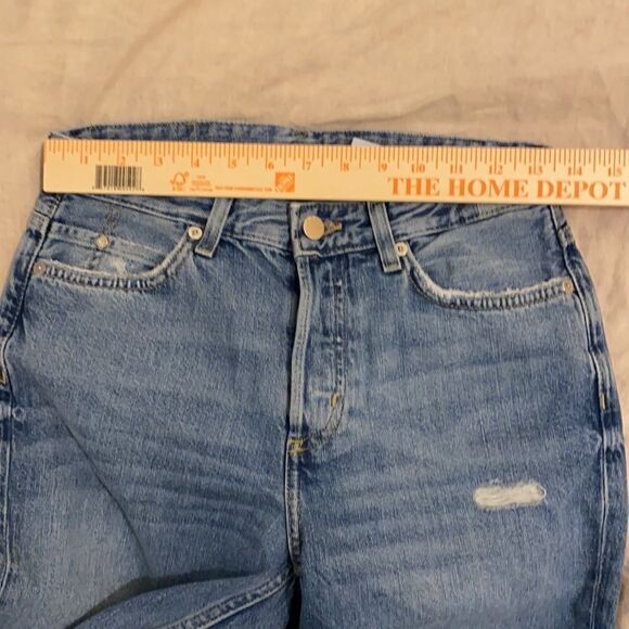new H&M denim blue distressed jeans . Size 0. NWOT. - Picture 7 of 8